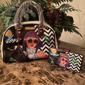 Beautiful bag with matching wallet